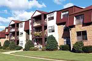 Woodbridge Center Plaza Apartments - Photo 2 of 3