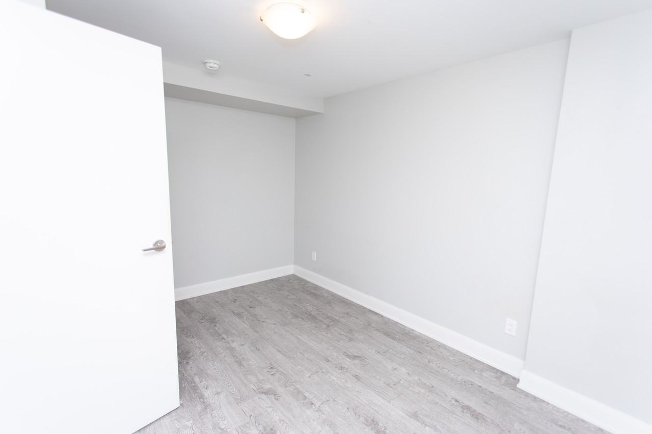 686 Bathurst Street - Photo 8