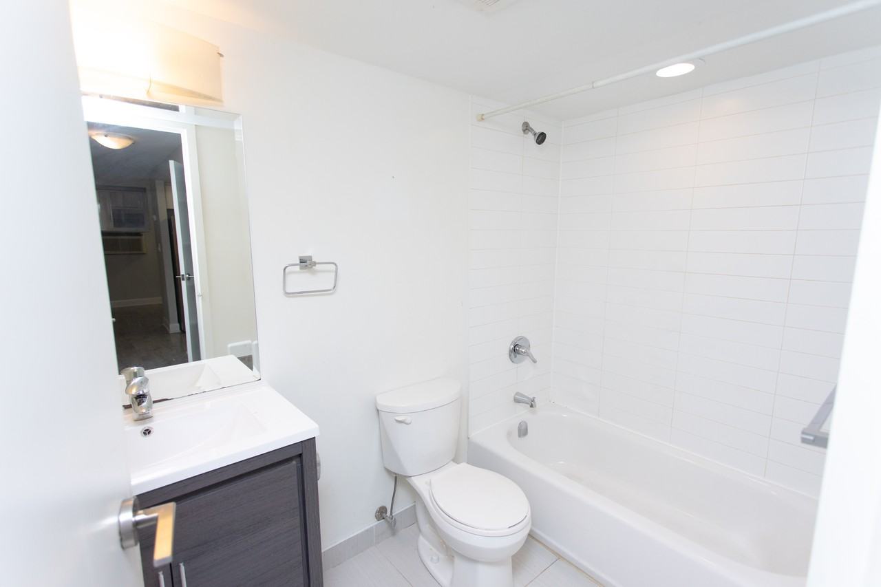 686 Bathurst Street - Photo 9