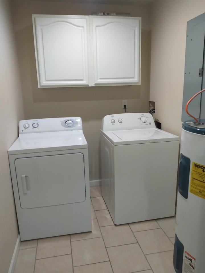 505 - 505 1/2 W Main St #1 - Photo 2 of 27