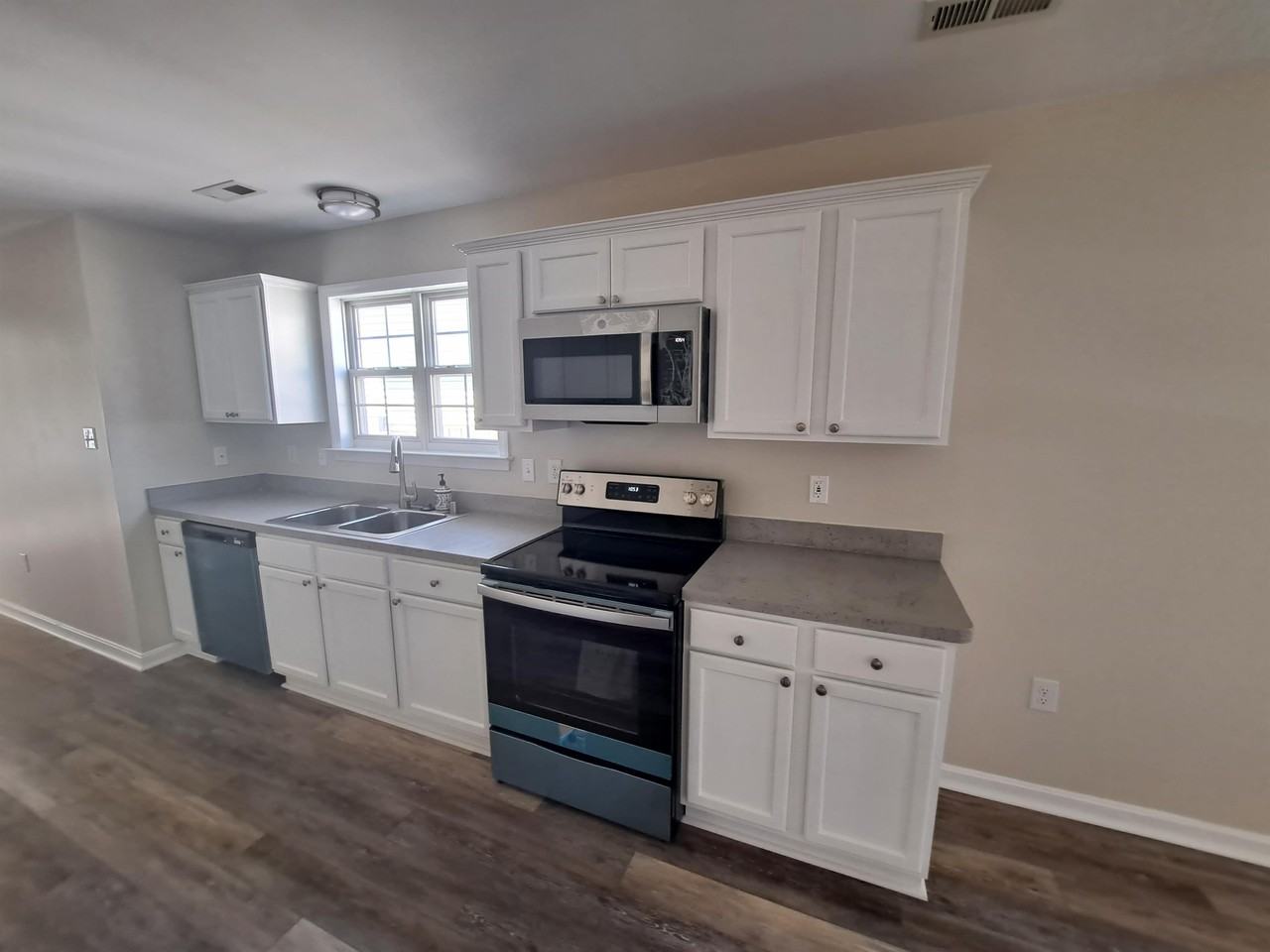 210 Amaret St #1 - Photo 5 of 19