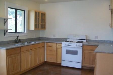 186 Dutton Ave - Photo 2 of 12