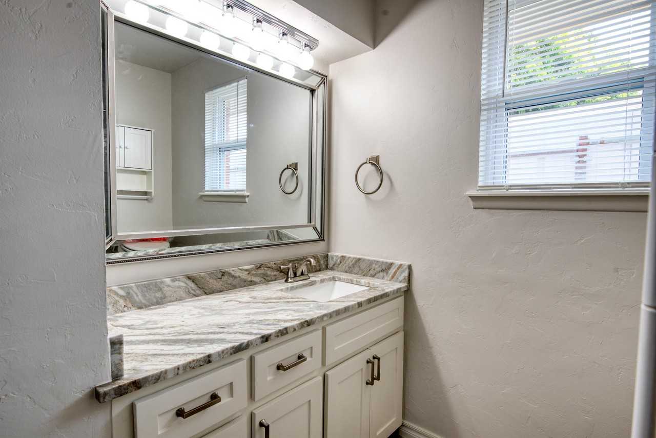 7604 Nw 29th St #1 - Photo 5 of 15