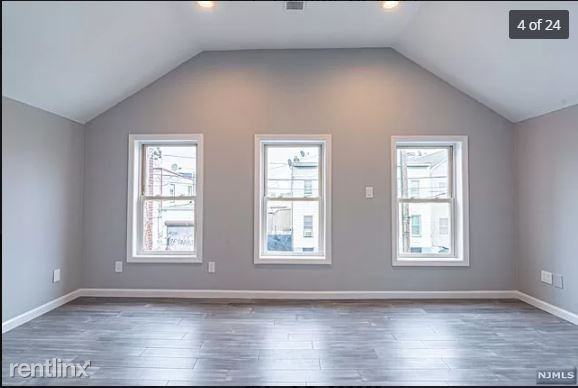 8 Goble St - Photo 2 of 5