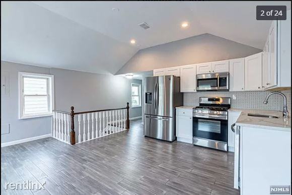 8 Goble St - Photo 3 of 5