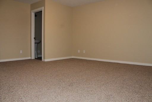 1601 John Adams Pkwy - Photo 2 of 9