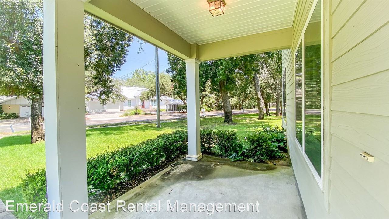 88 Yacht Club Dr Ne - Photo 3 of 33