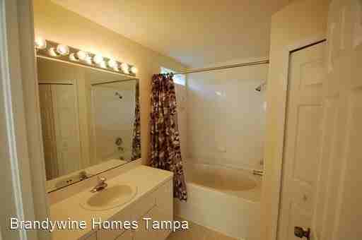 323 Summer Sails Dr - Photo 3 of 7