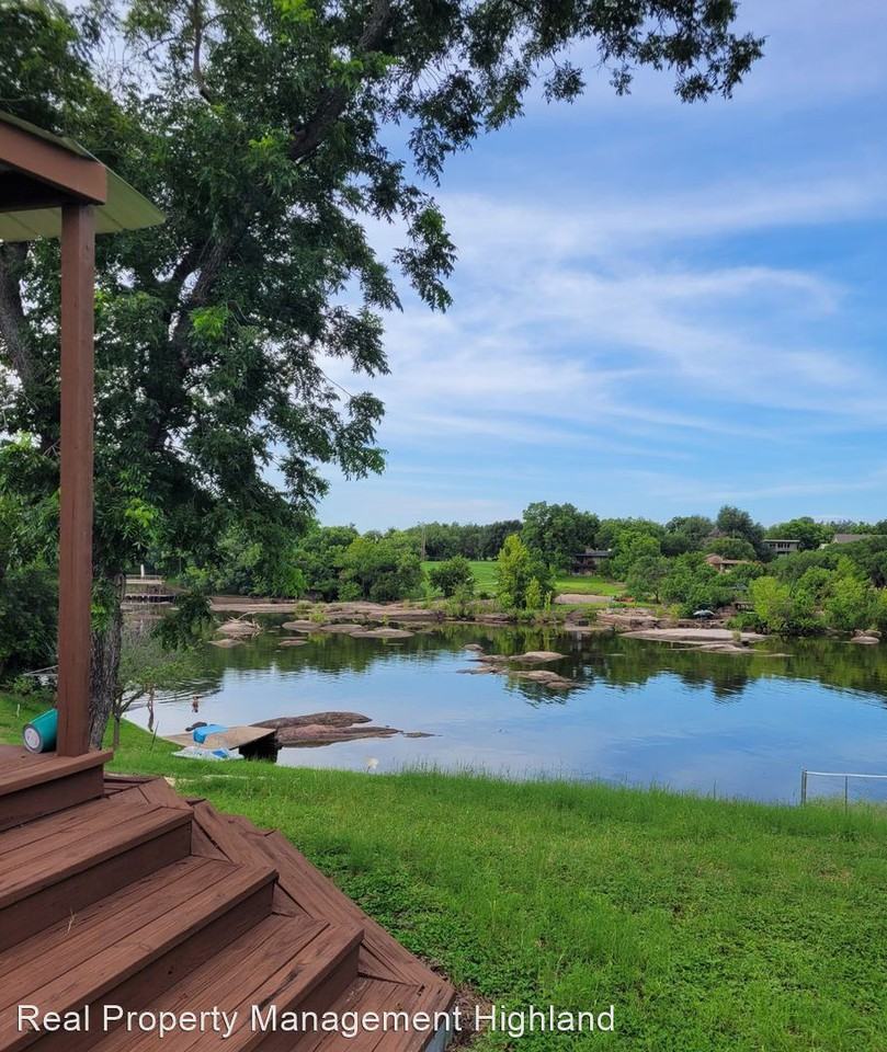 906 Long Mountain Dr - Photo 3 of 7