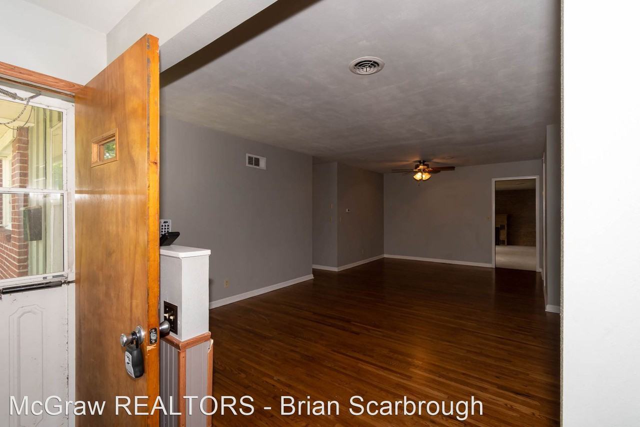 5932 E 27th Pl - Photo 3 of 20