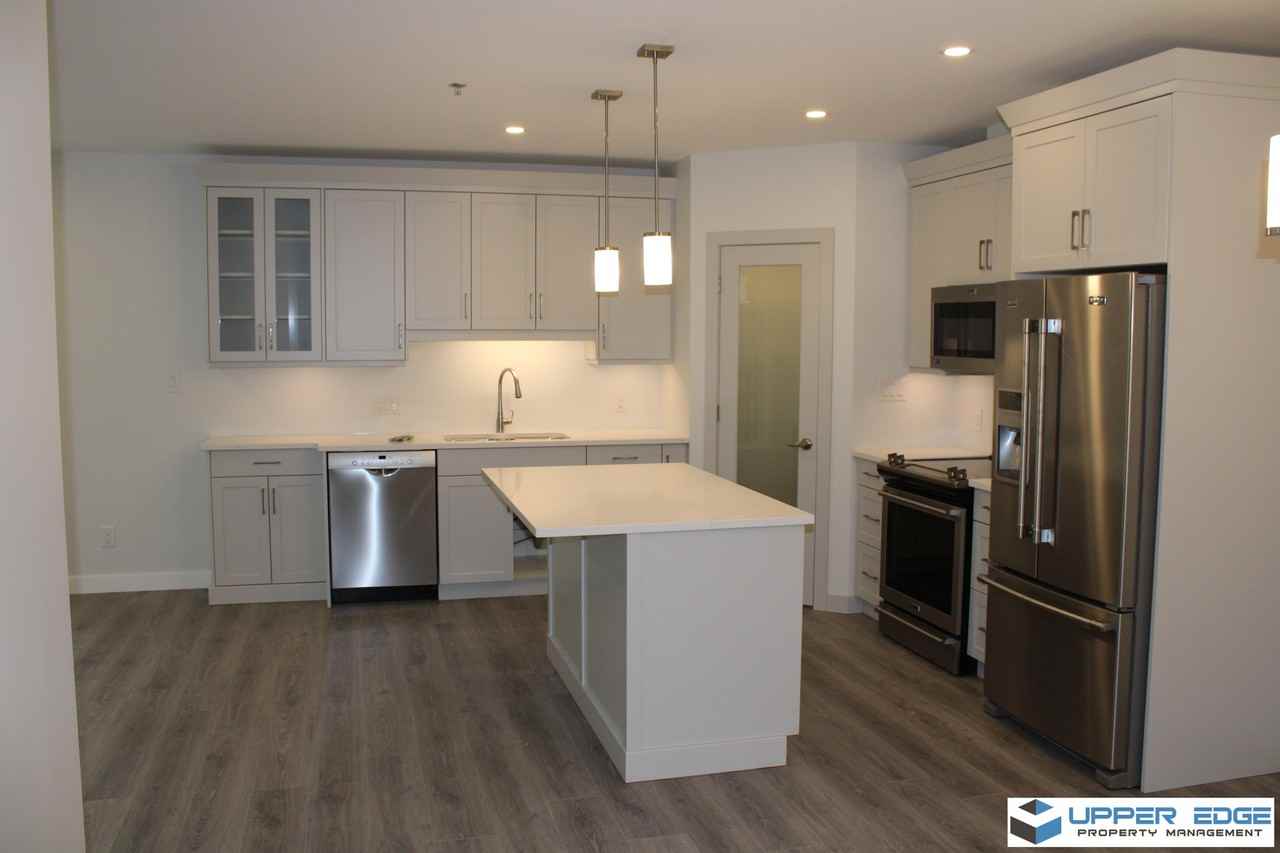 1946 Redview Terrace - Photo 3 of 13