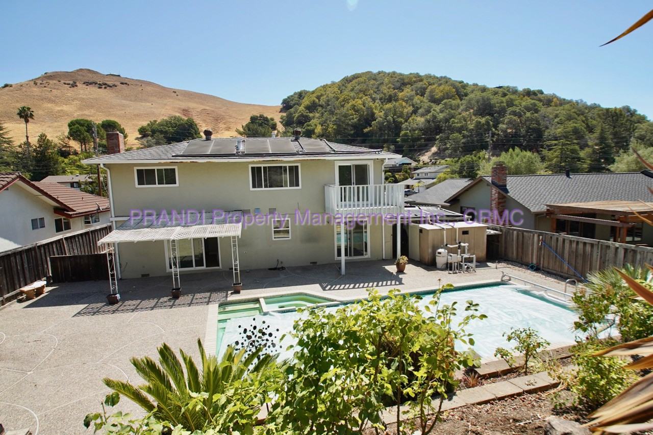 1737 Las Gallinas Ave - Photo 3 of 23