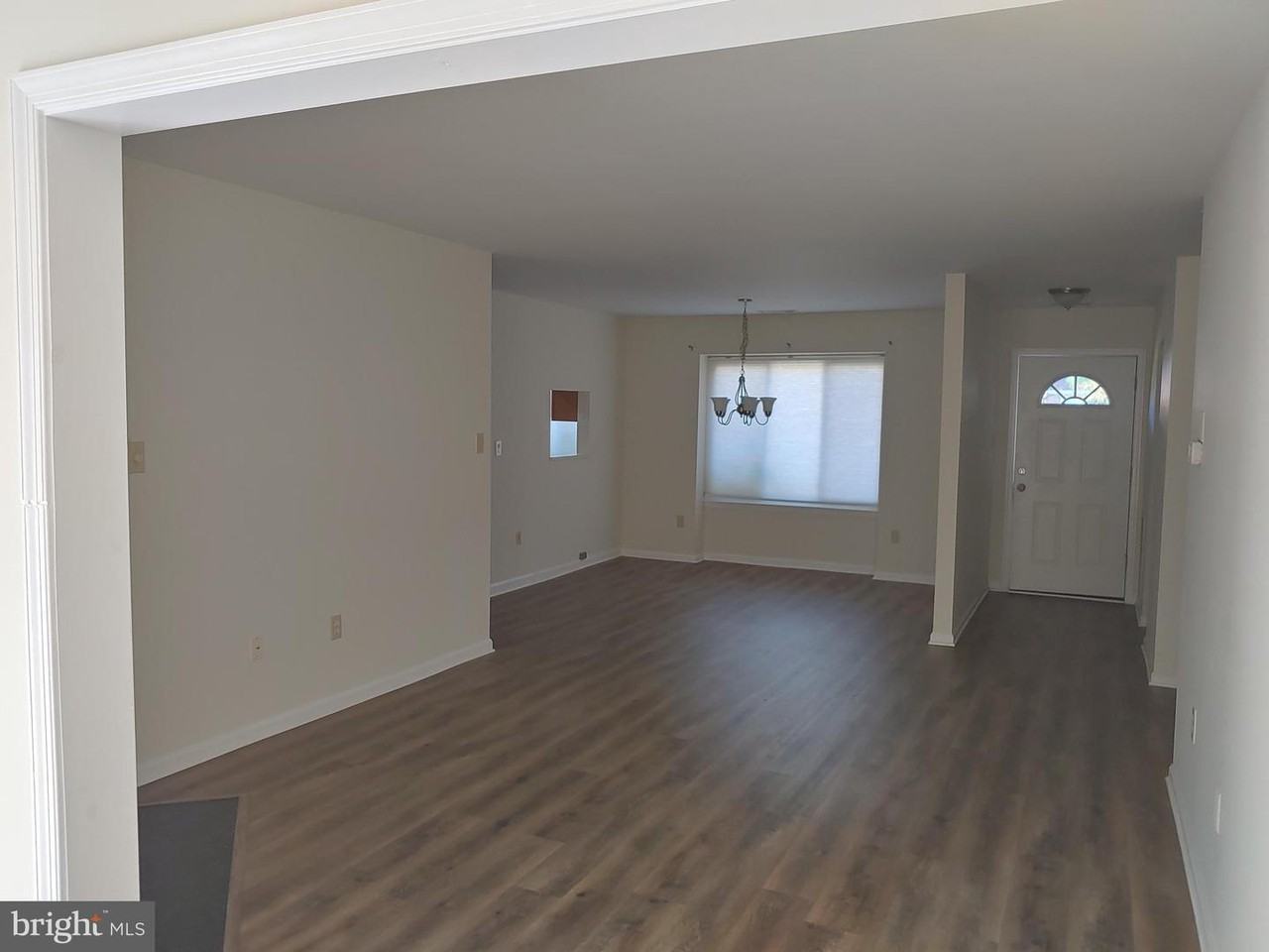 604 Edgewater Dr - Photo 2 of 16