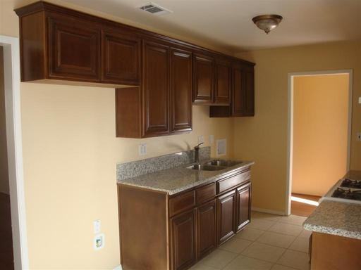 4642 Flora St - Photo 3 of 15