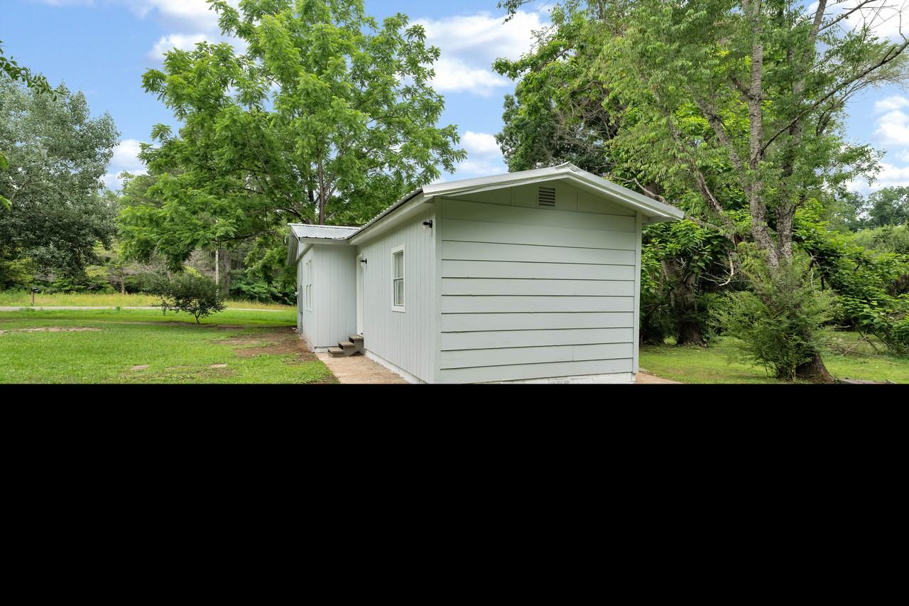 7152 Glass Dr - Photo 2 of 11