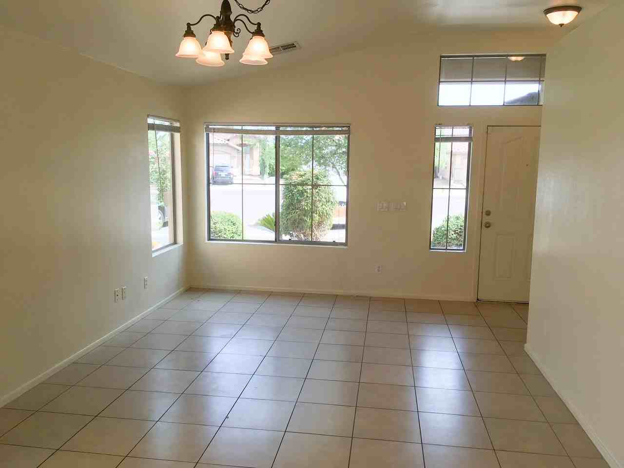 9916 W Trumbull Rd - Photo 2 of 17