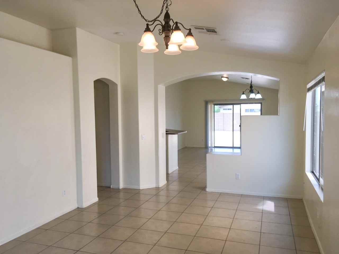 9916 W Trumbull Rd - Photo 3 of 17