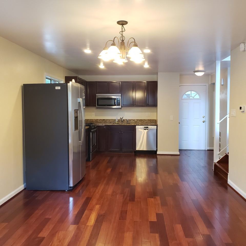 2310 Veirs Mill Rd - Photo 4 of 18