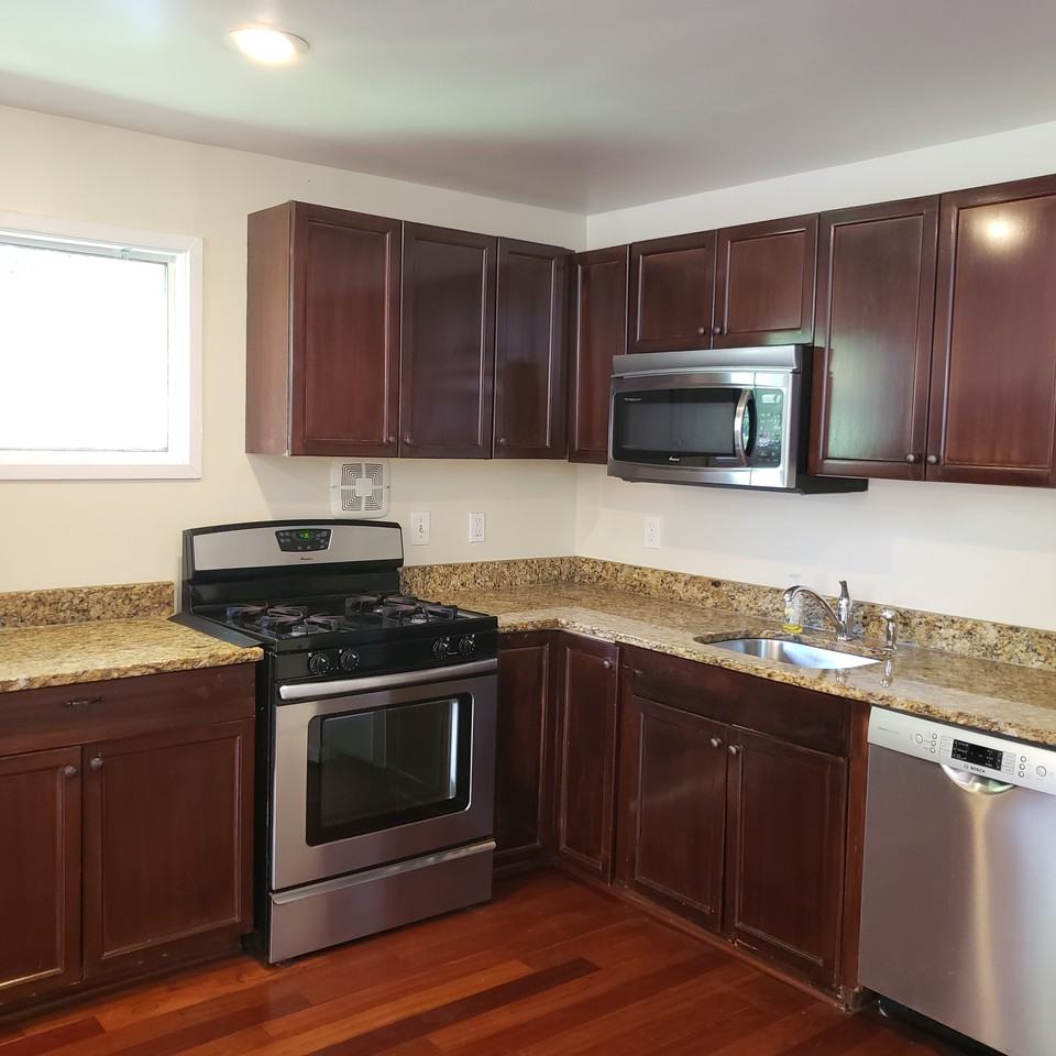 2310 Veirs Mill Rd - Photo 5 of 18