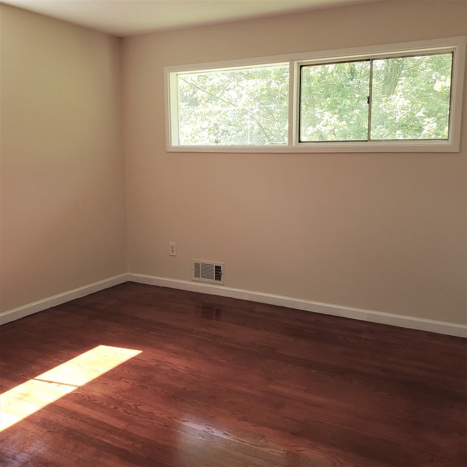 2310 Veirs Mill Rd - Photo 7 of 18