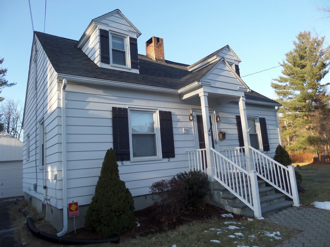 55 Roberts Ave - Photo 2 of 17