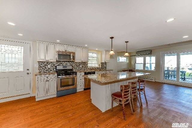 115 Bay St - Photo 3 of 12