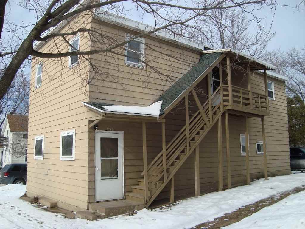 1202 Omaha St - Photo 2 of 8