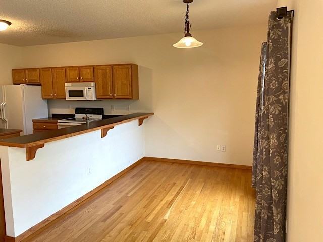 707 7th St - Photo 6 of 22