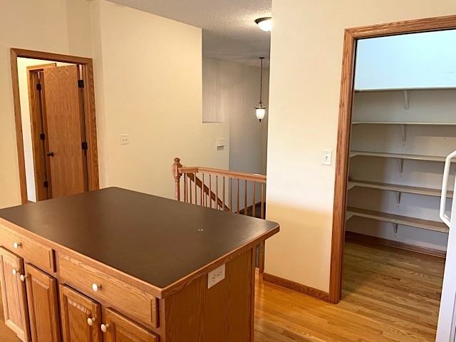 707 7th St - Photo 5 of 22