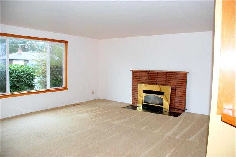 1215 Pierce Pl NE - Photo 3 of 19