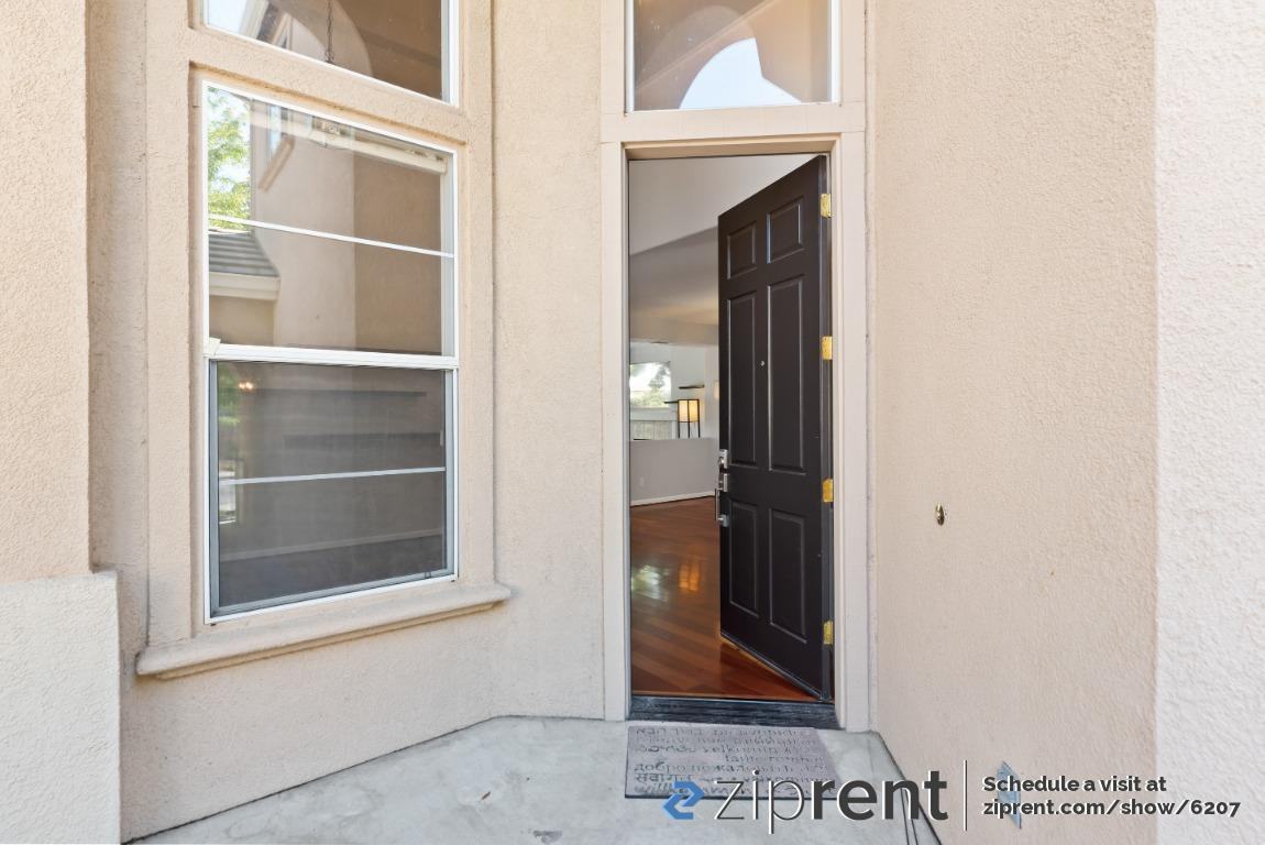 5341 Roxburghe Ct - Photo 3 of 26