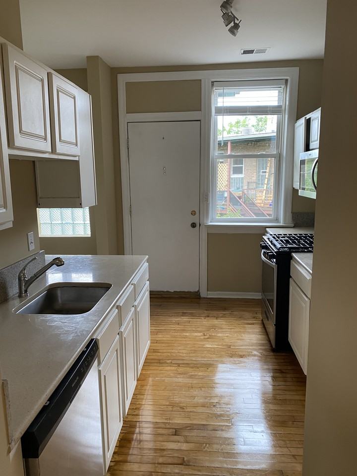 1514 West Ardmore Avenue #3 - Photo 3 of 12