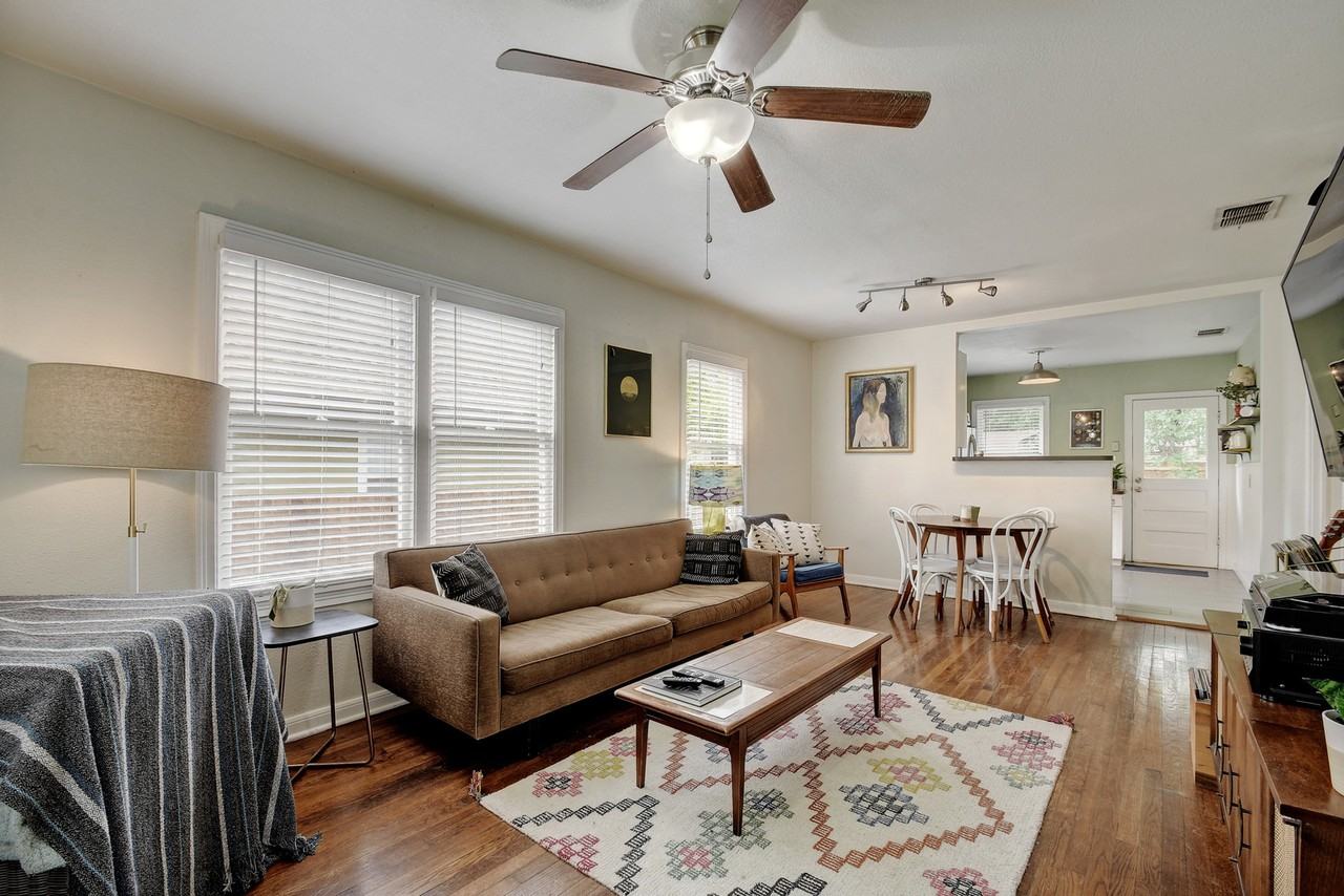 2409 Durwood St #B - Photo 3 of 24