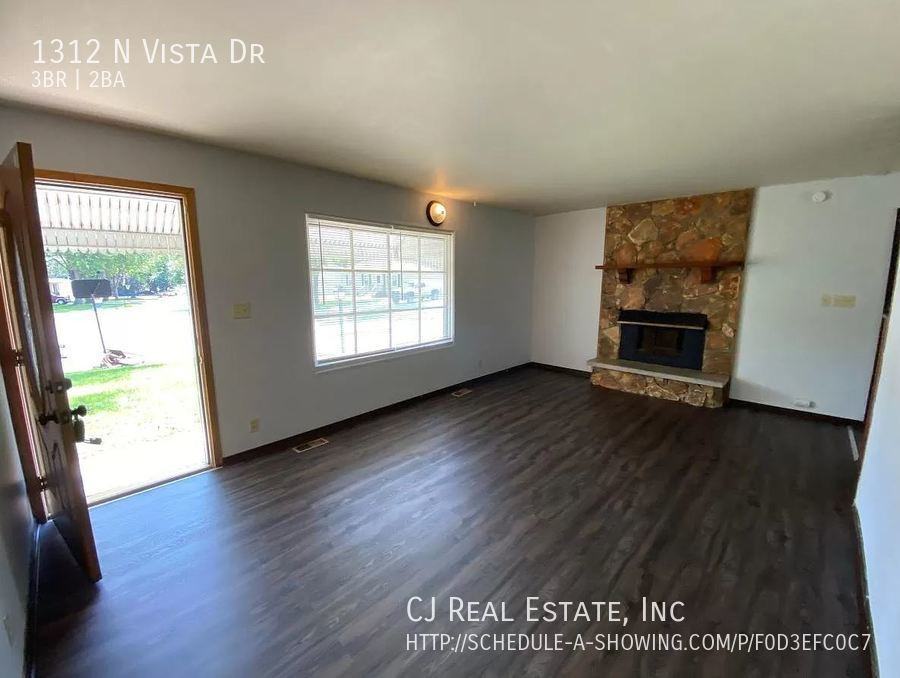 1312 N Vista Dr - Photo 3 of 11