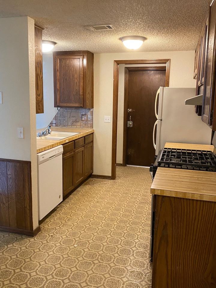 2902 Sw 86th St #1 - Photo 7 of 21