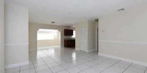 340 Nw 193rd St - Photo 3 of 22