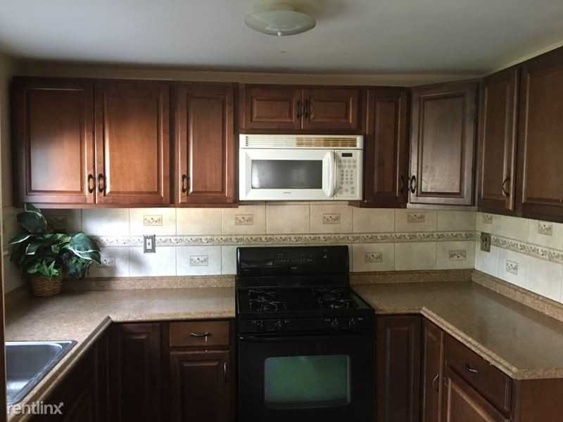 57 S Glenwood Ave - Photo 2 of 5