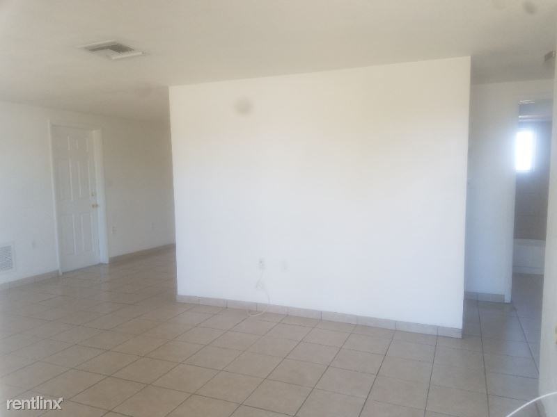 4548 Belfast Dr - Photo 2 of 13