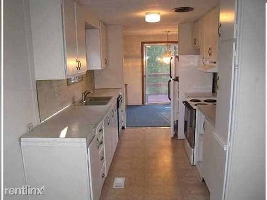 1022 Meadow Ln - Photo 3 of 6