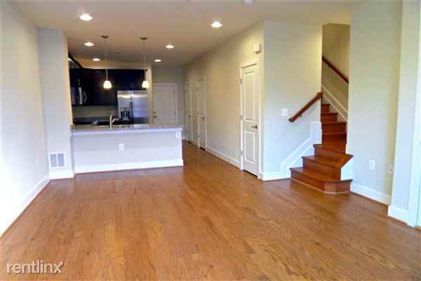2113 Jefferson Davis Hwy #101 - Photo 2 of 16