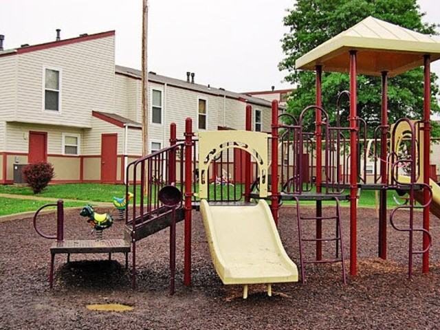 Lexington Gardens - Photo 2 of 10