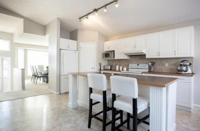 35 Cedarcroft Pl - Photo 3 of 10