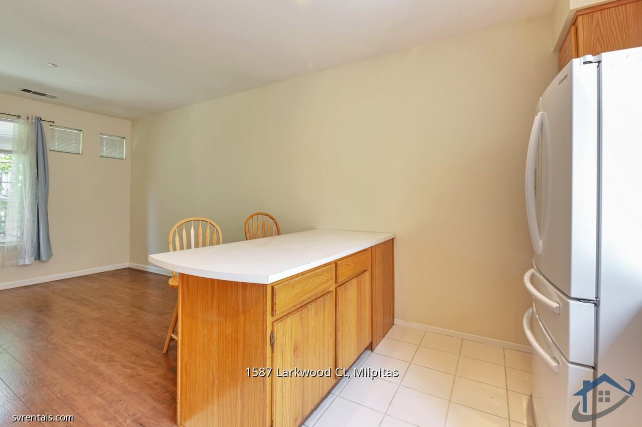 1587 Larkwood Court - Photo 4 of 30