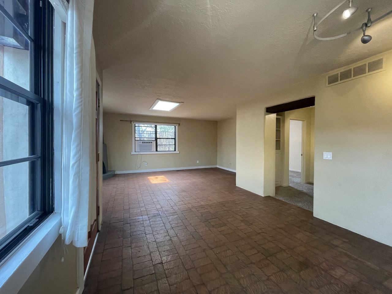 286 Calle Loma Norte - Photo 2 of 12