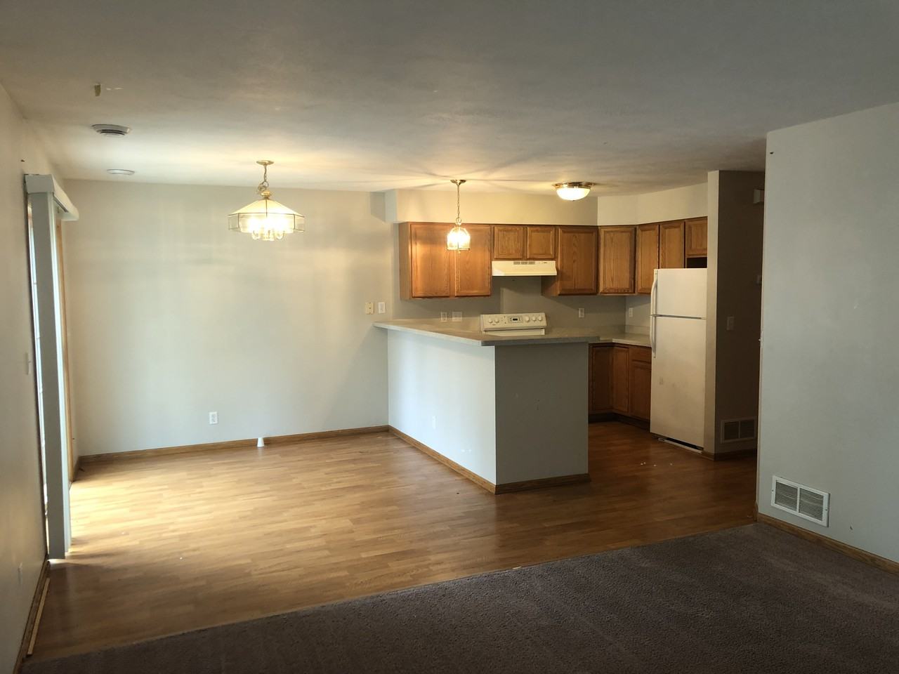 13834 Flay Ave N - Photo 3 of 10