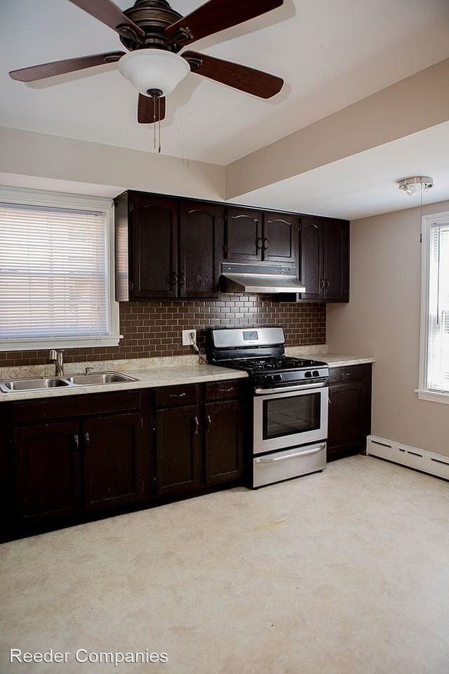 1536 Calumet Ave - Photo 3 of 21