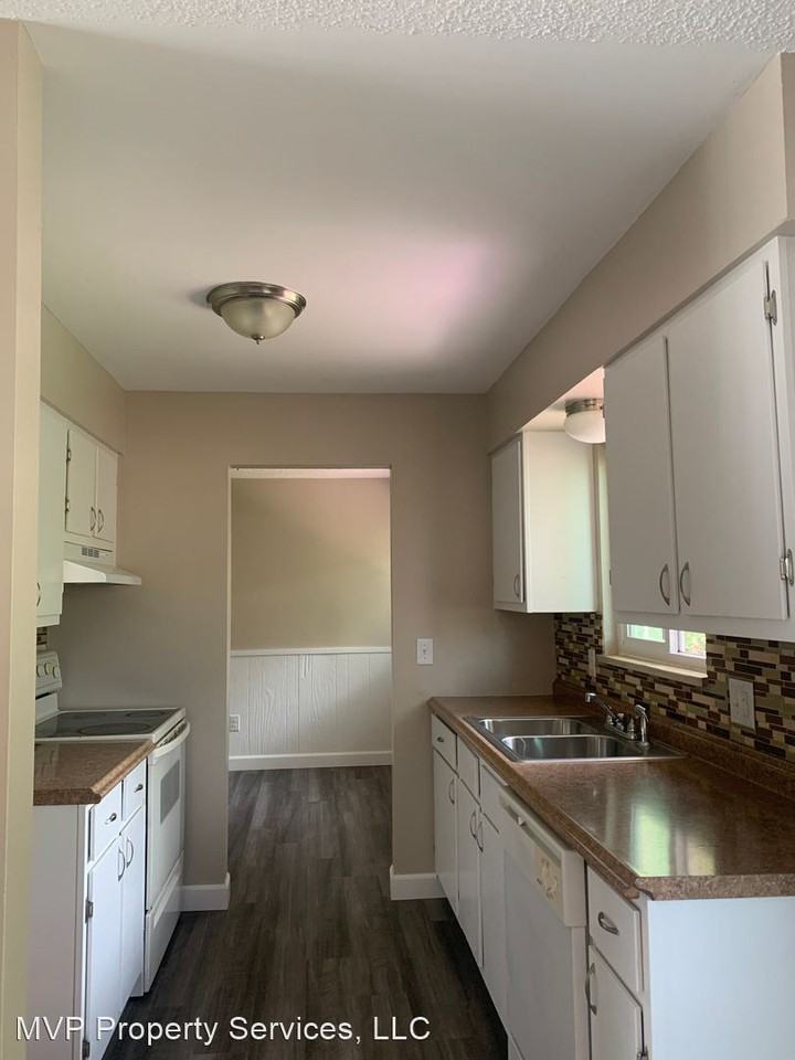 W 38th Ave - Photo 3 of 12