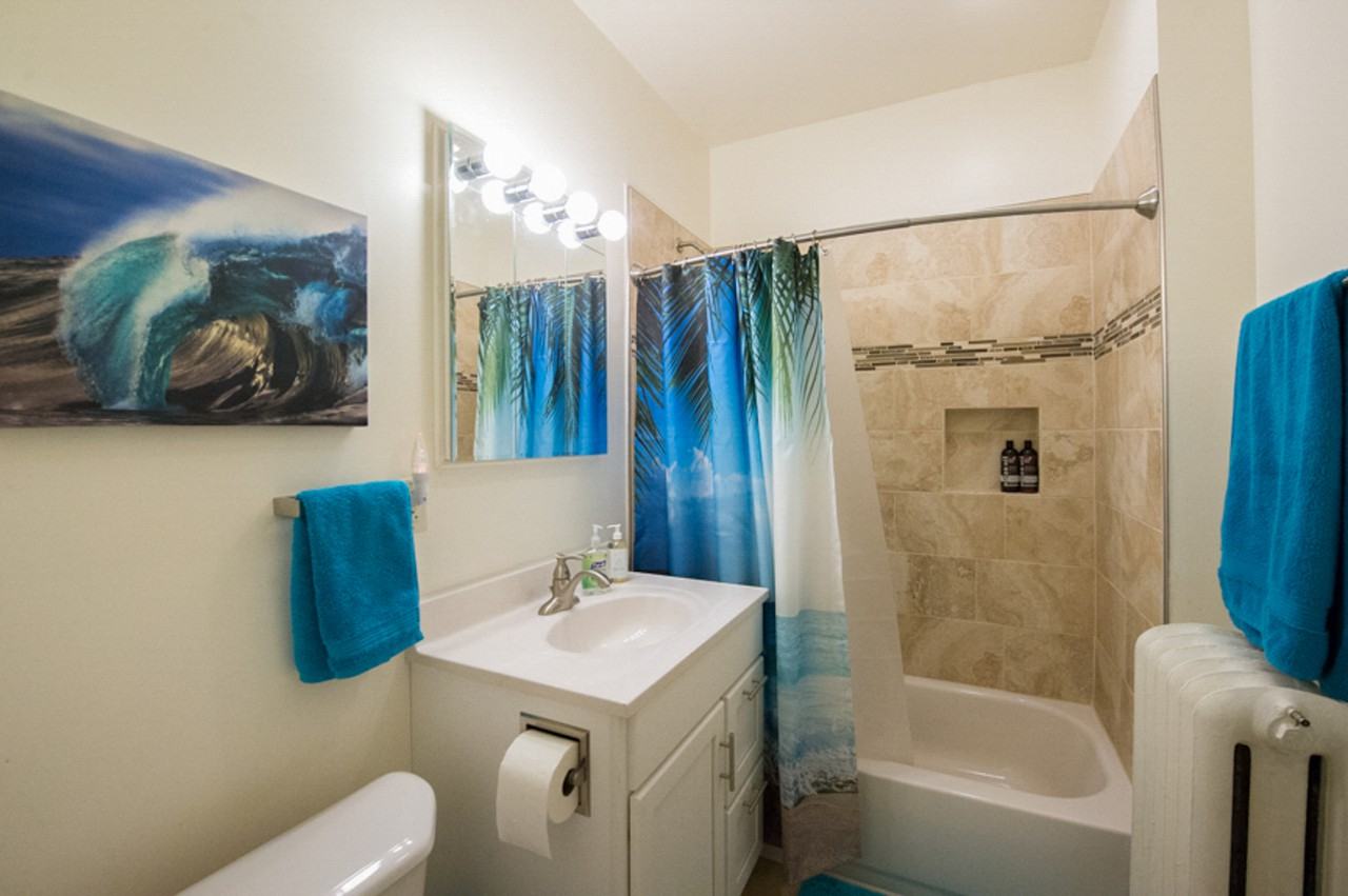 2617 North Maryland Avenue - Photo 2 of 20