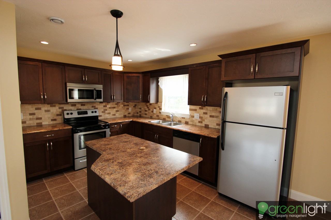 118 Clarendon Dr #118 - Photo 2 of 12