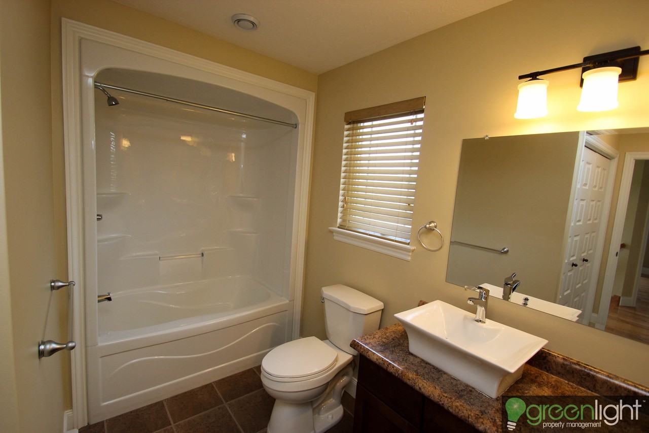 118 Clarendon Dr #118 - Photo 3 of 12